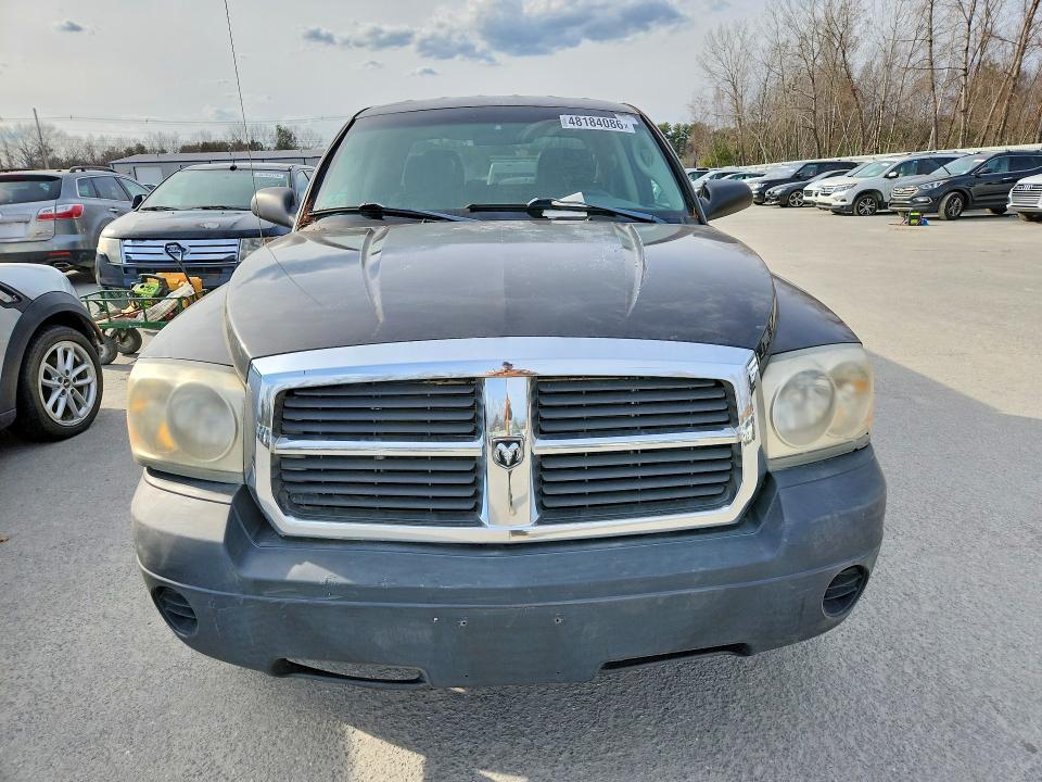 2005 Dodge Dakota Quattro