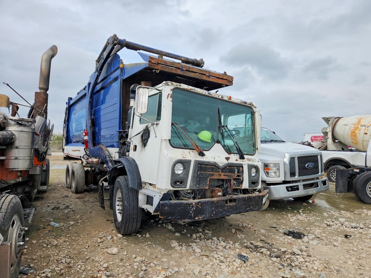 2014 Mack MRU600 Refuse Truck