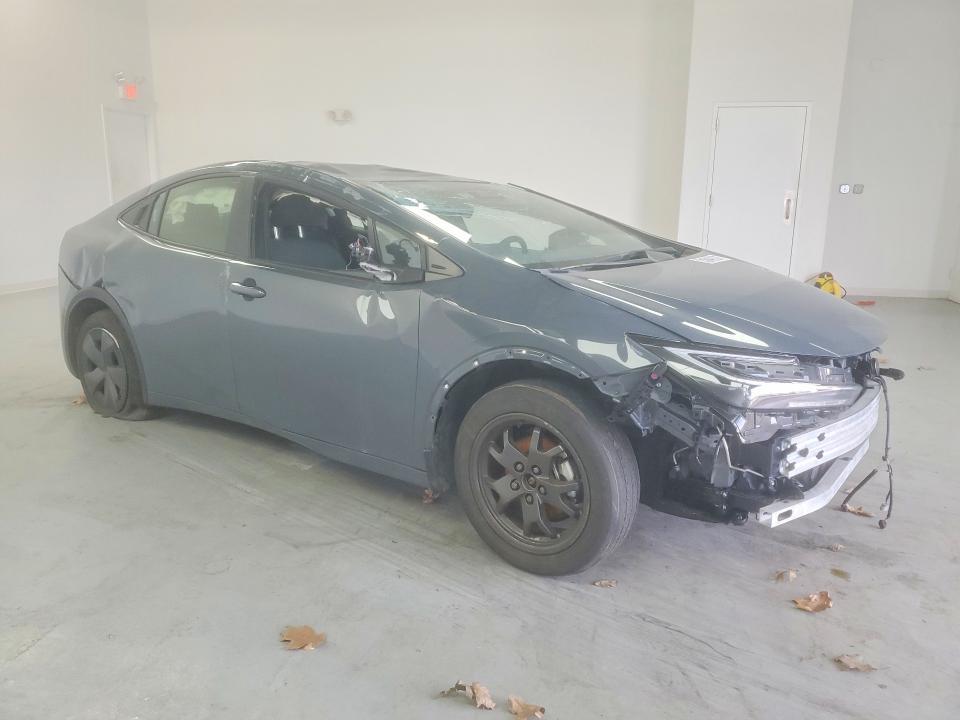 2025 Toyota Prius le