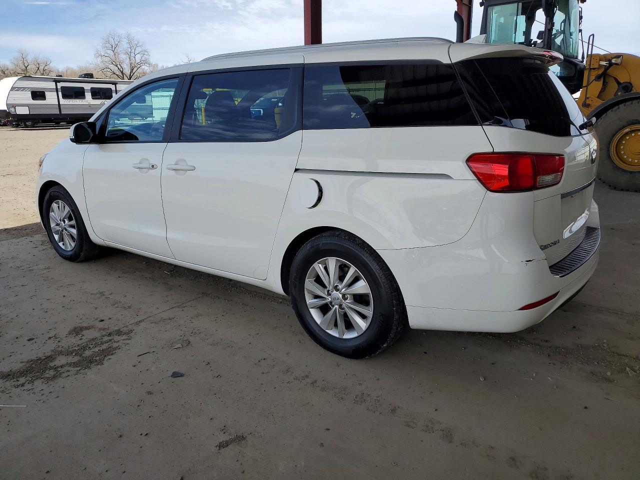 2015 KIA Sedona lx