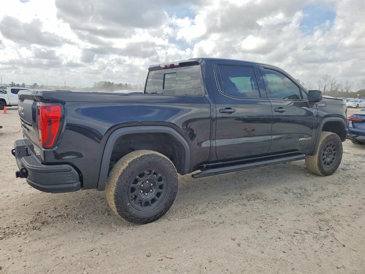 2024 GMC Sierra K1500 AT4X