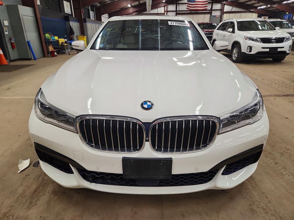 2018 BMW 750 xi
