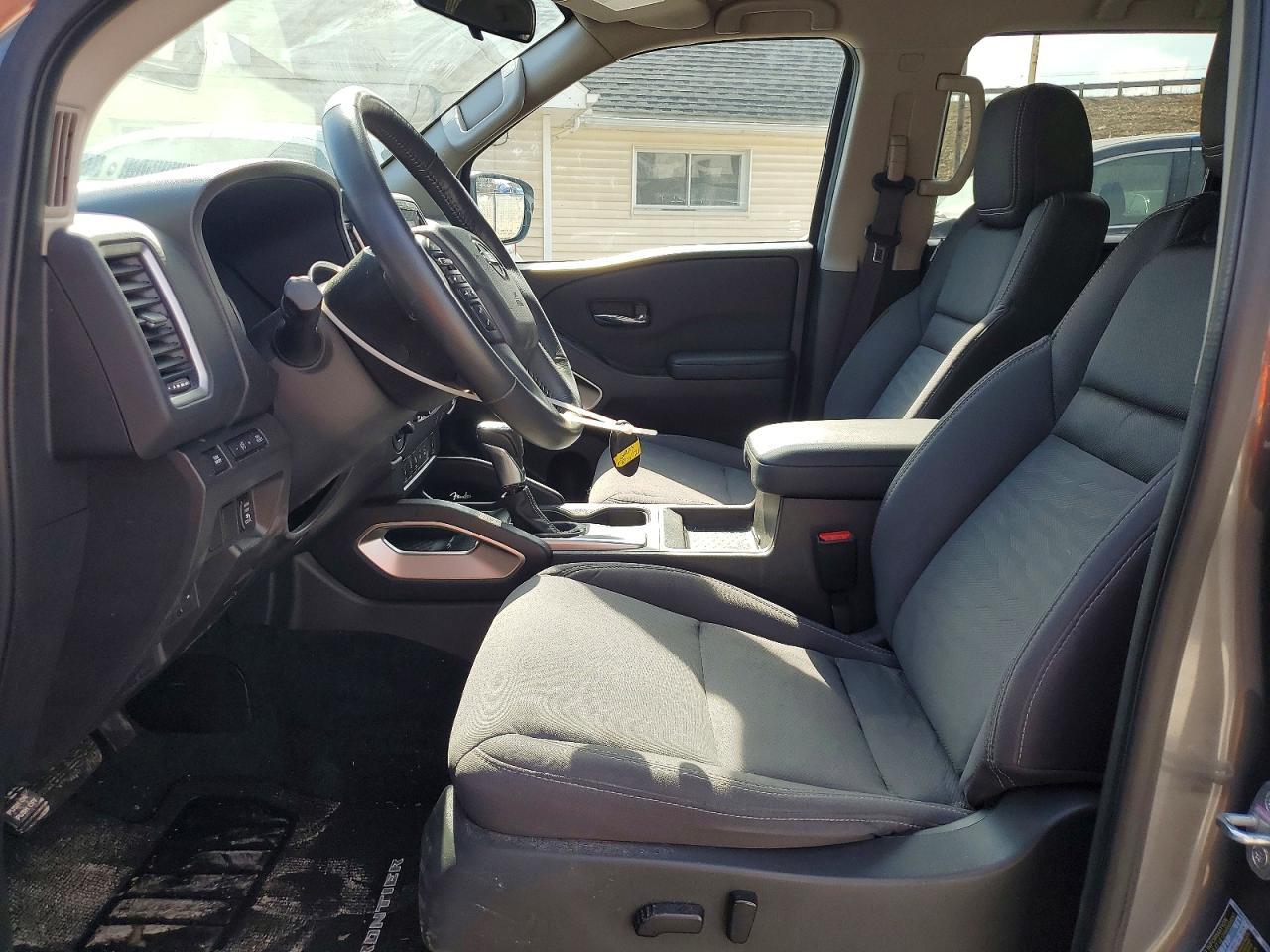 2023 Nissan Frontier SV