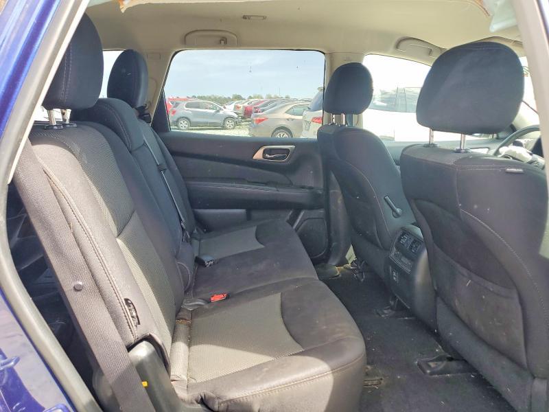 2018 Nissan Pathfinder sv