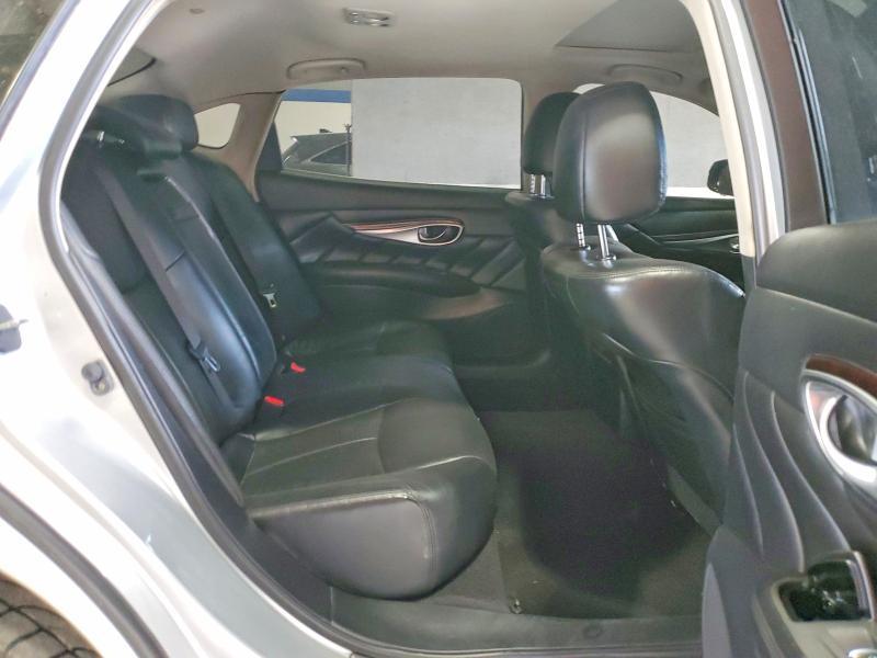 2015 Infiniti Q70 3.7