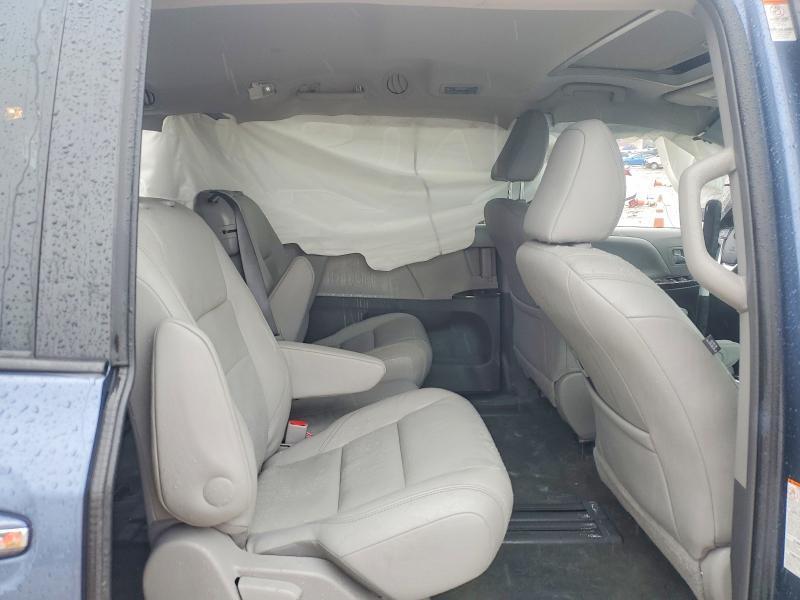2017 Toyota Sienna xle 8-passenger