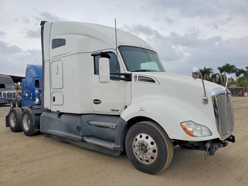 2019 Kenworth T680 Semi Truck