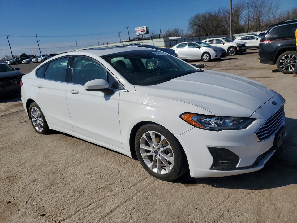 2020 Ford Fusion se