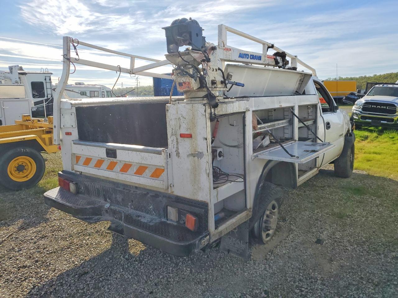 2005 Chevrolet Silverado C2500 Utility / Service Truck