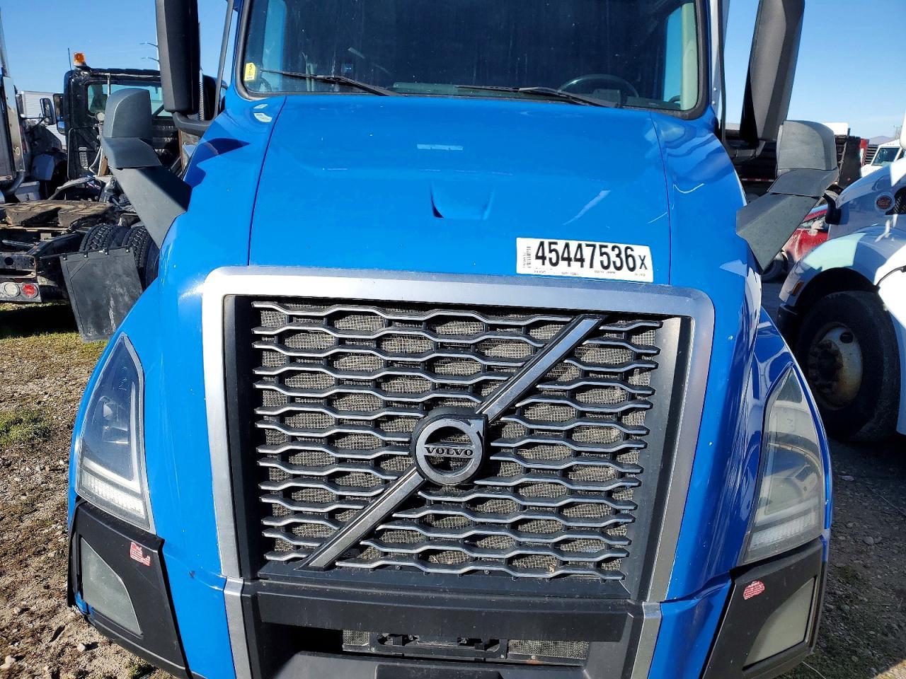 2021 Volvo VNL Semi Truck