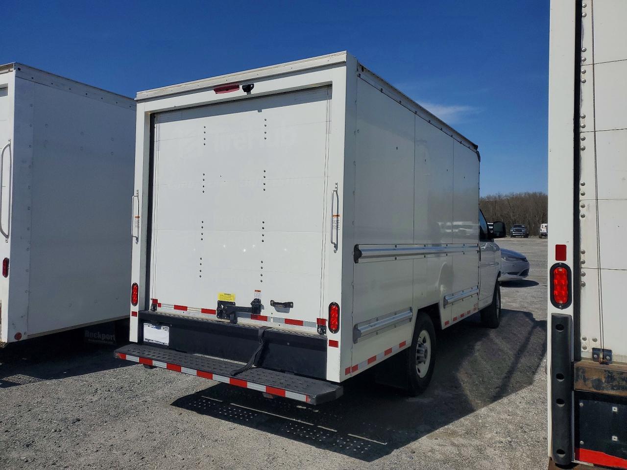 2024 GMC Savana BOX Truck