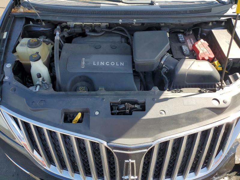 2013 Lincoln Townhouse MKX