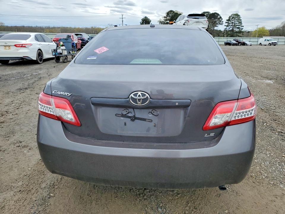2011 Toyota Camry le