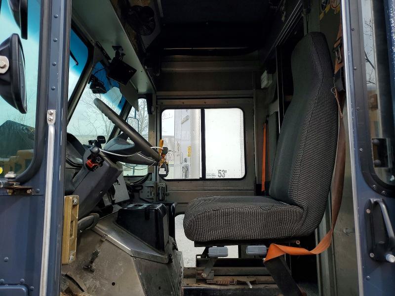 2020 Freightliner MT45G Chassis Delivery Truck