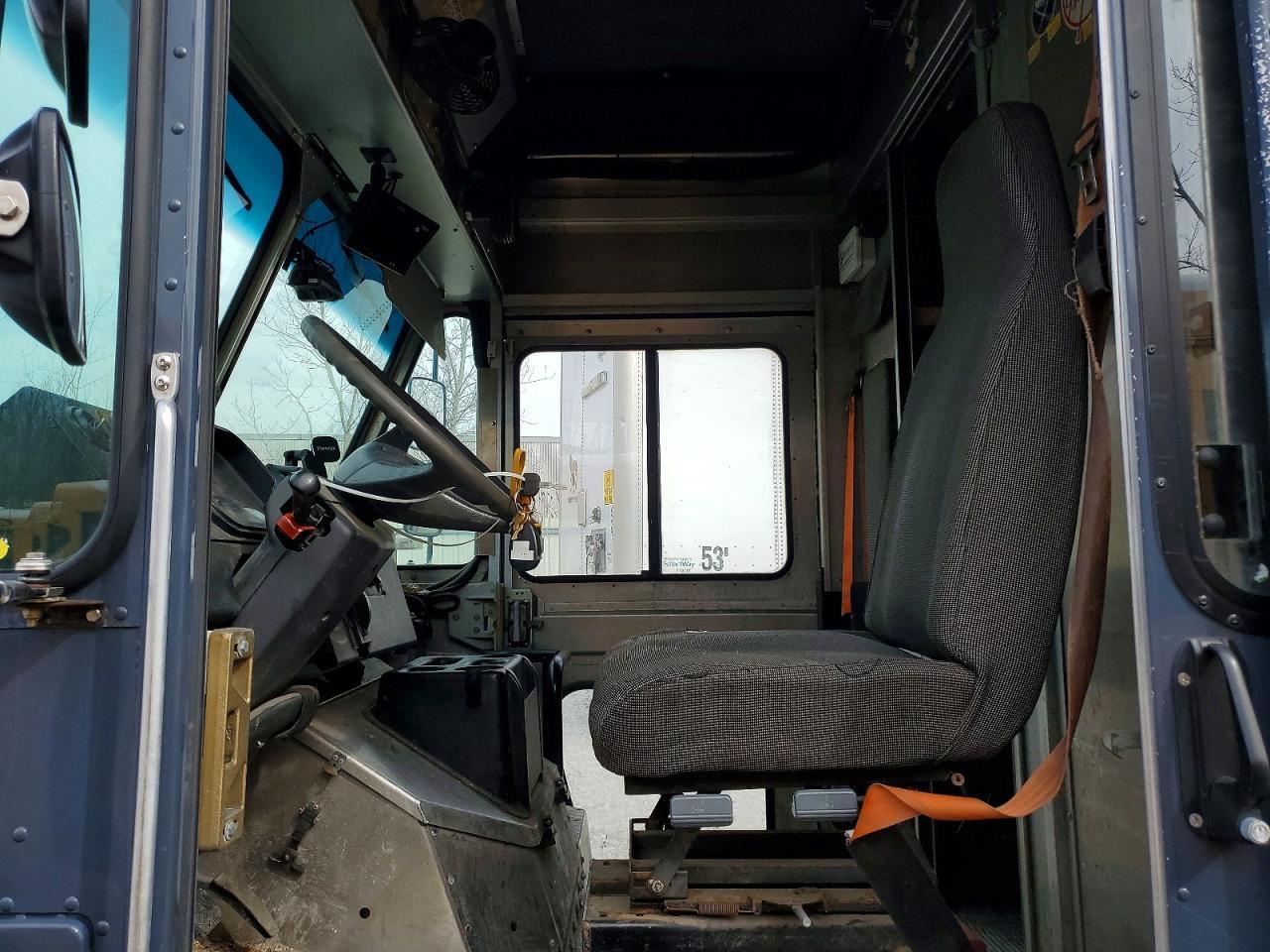 2020 Freightliner MT45G Chassis Delivery Truck