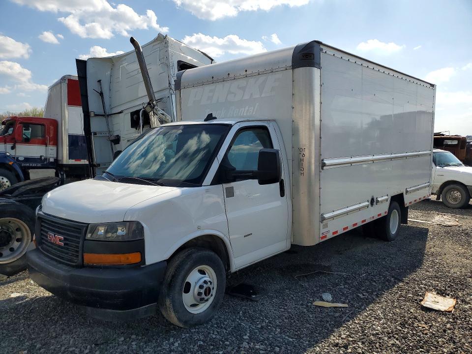 2022 GMC Savana BOX Truck