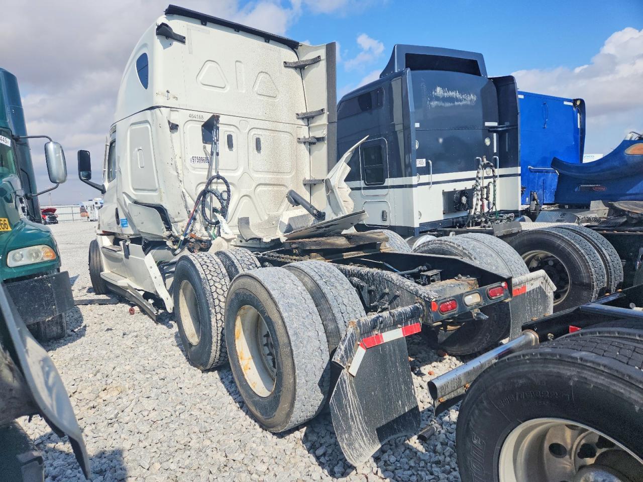 2022 Freigliner 2022 Freightliner Cascadia 126 Semi Truck