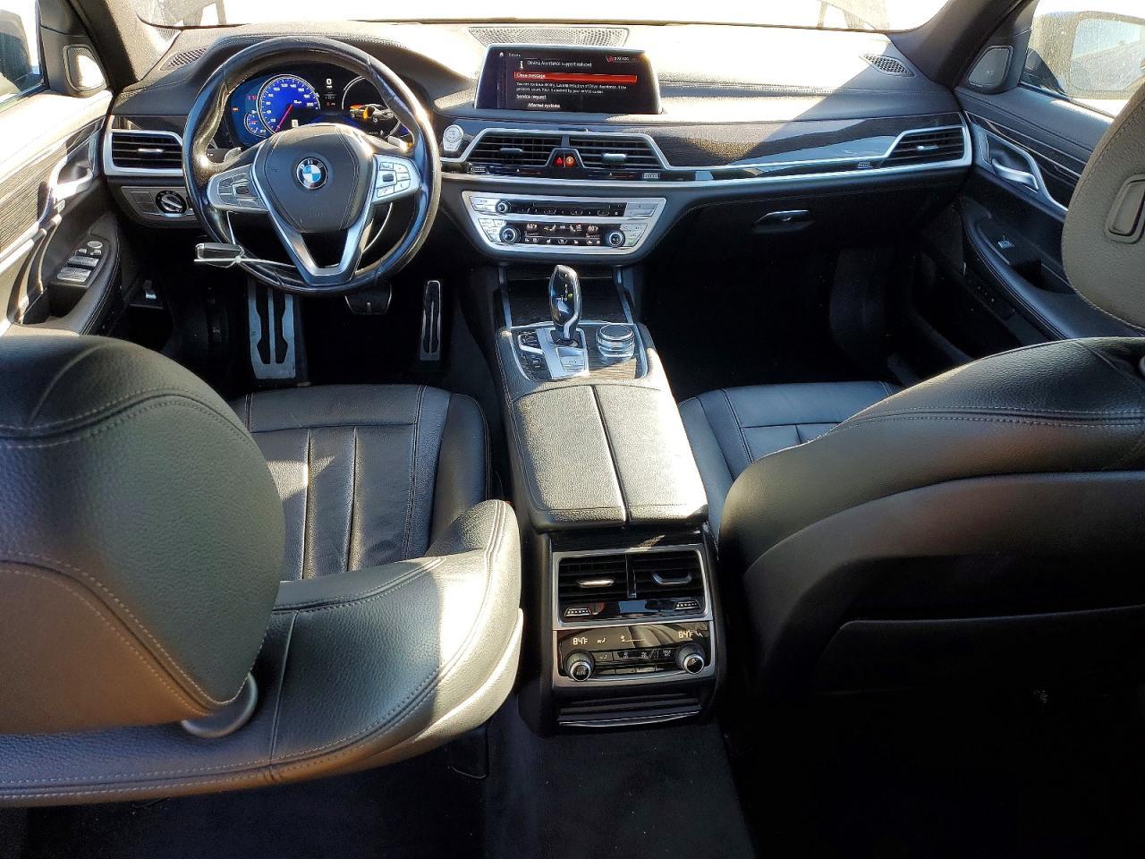 2019 BMW 740 i