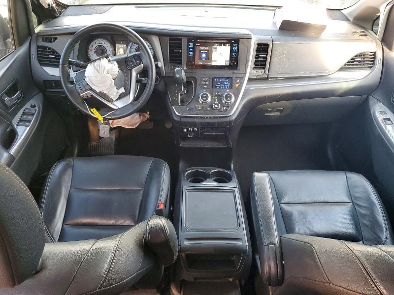 2017 Toyota Sienna se