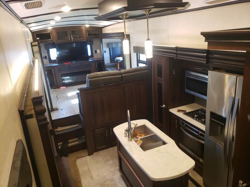 2018 Jayco North Poin-toy Hauler Camper