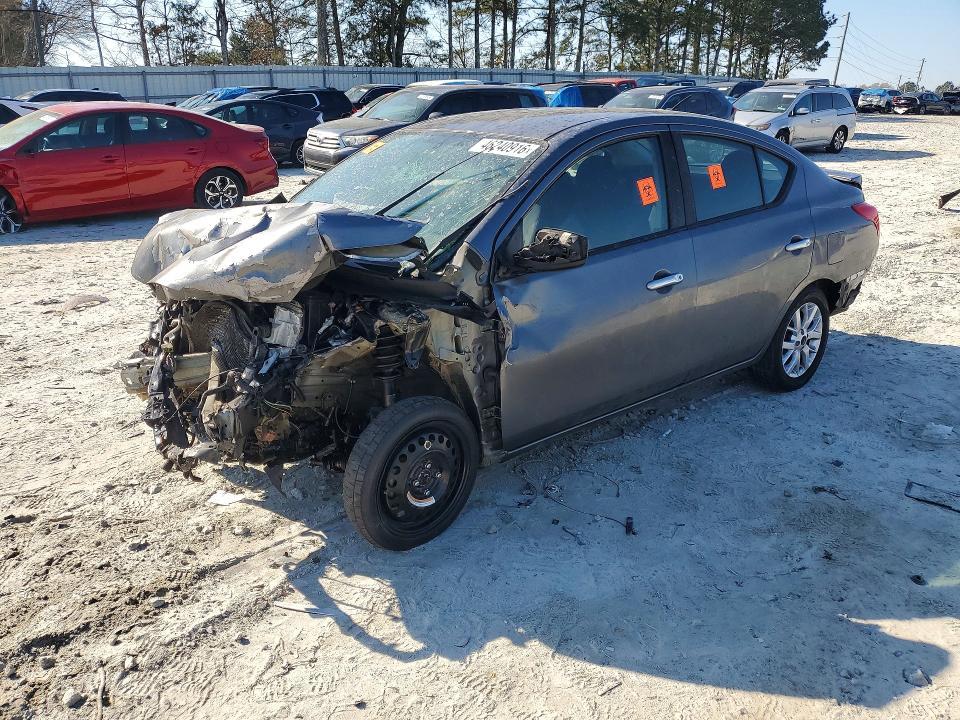 2018 Nissan Versa sv