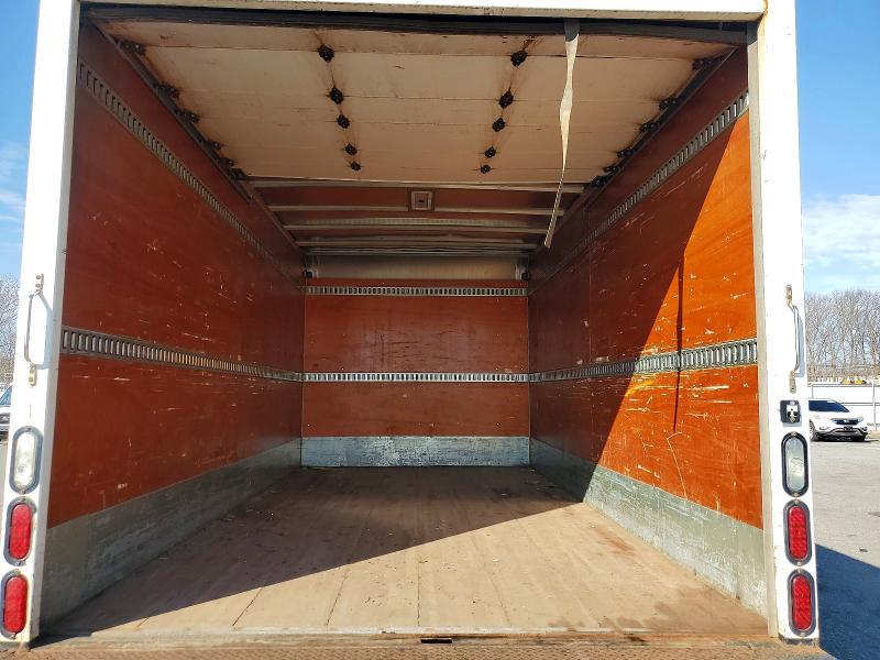 2018 Isuzu NQR BOX Truck