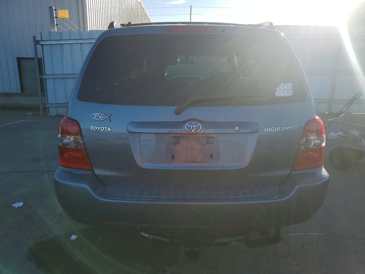 2004 Toyota Highlander Base