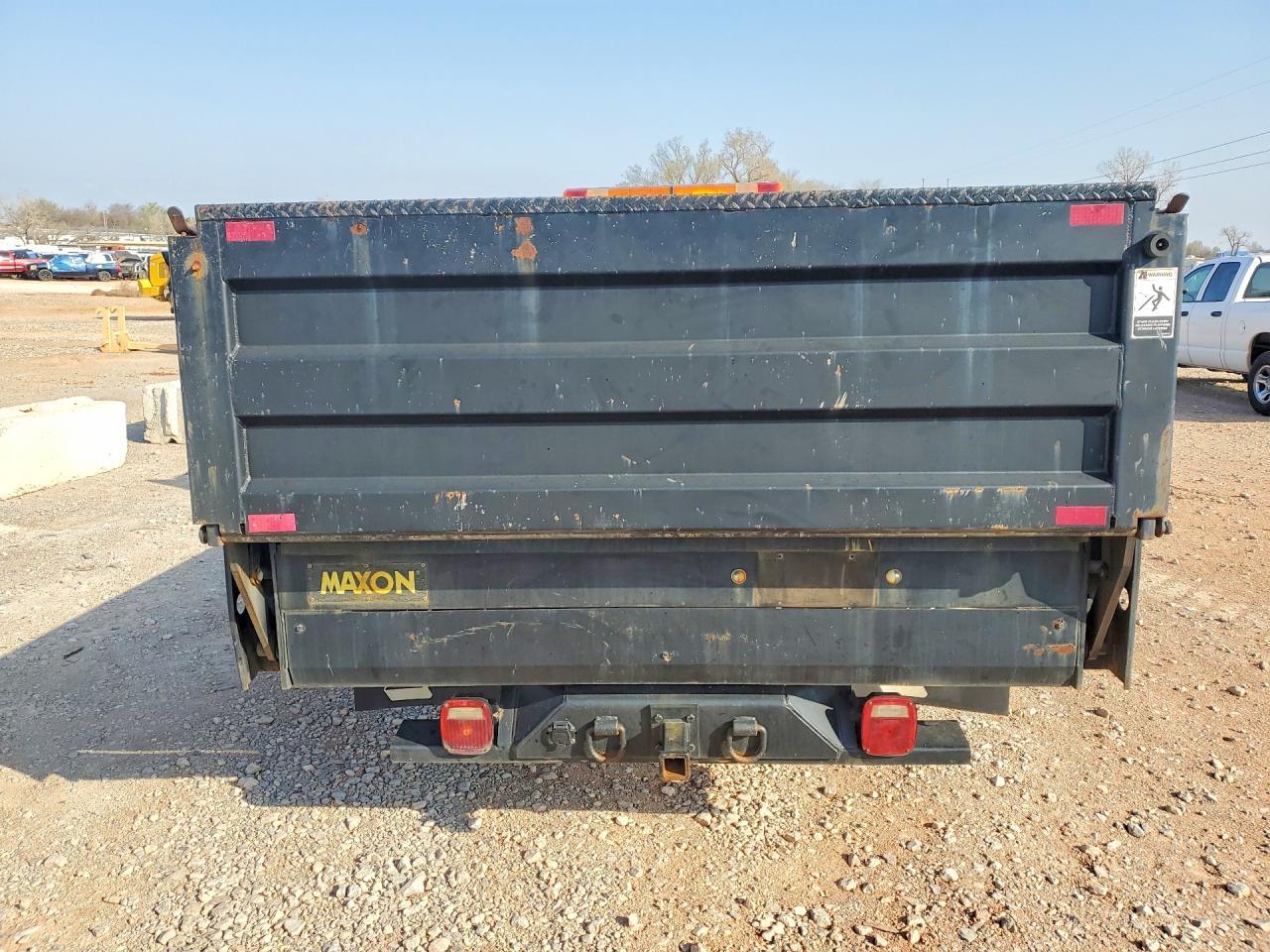 2007 Chev Rolet Silverado Flatbed Truck