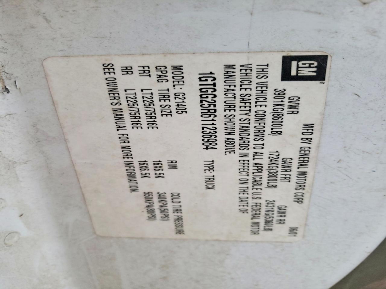 2001 GMC Savana 2500 Utility / Service Van