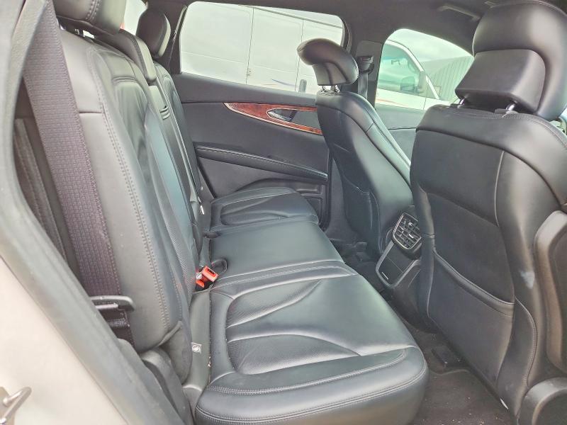 2019 Lincoln Nautilus Select