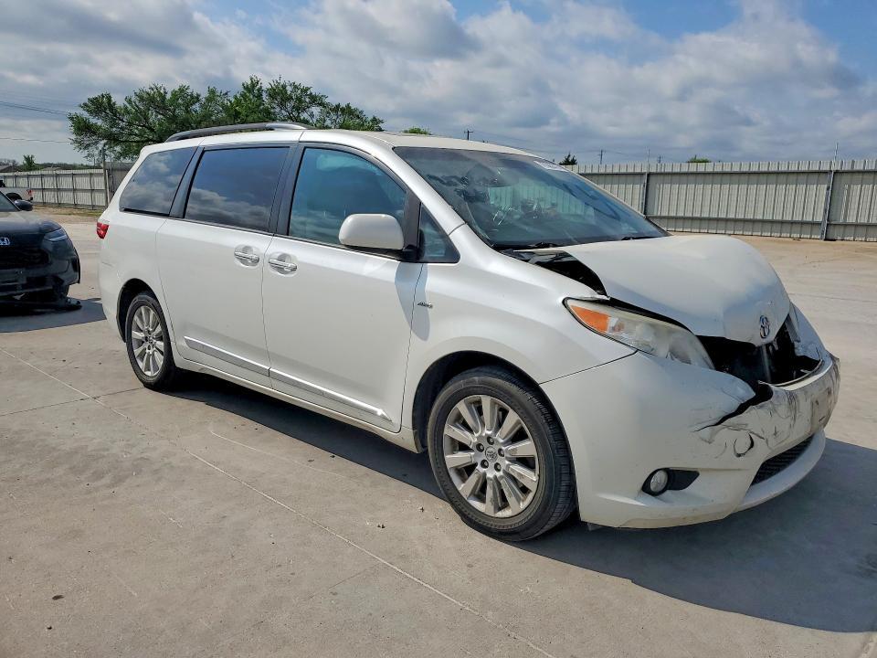 2016 Toyota Sienna xle 7-passenger