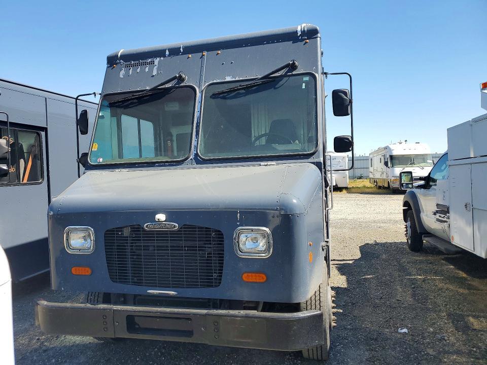 2020 Freightliner MT45G Chassis Delivery Truck