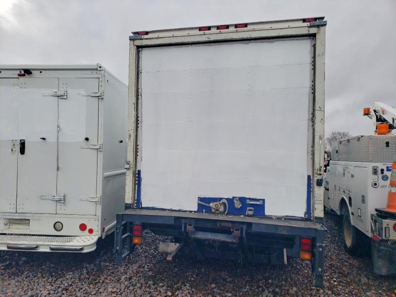 2011 Isuzu NPR BOX Truck