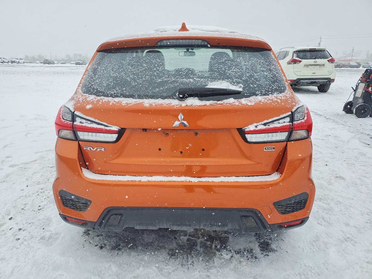 2023 Mitsubishi Rvr es