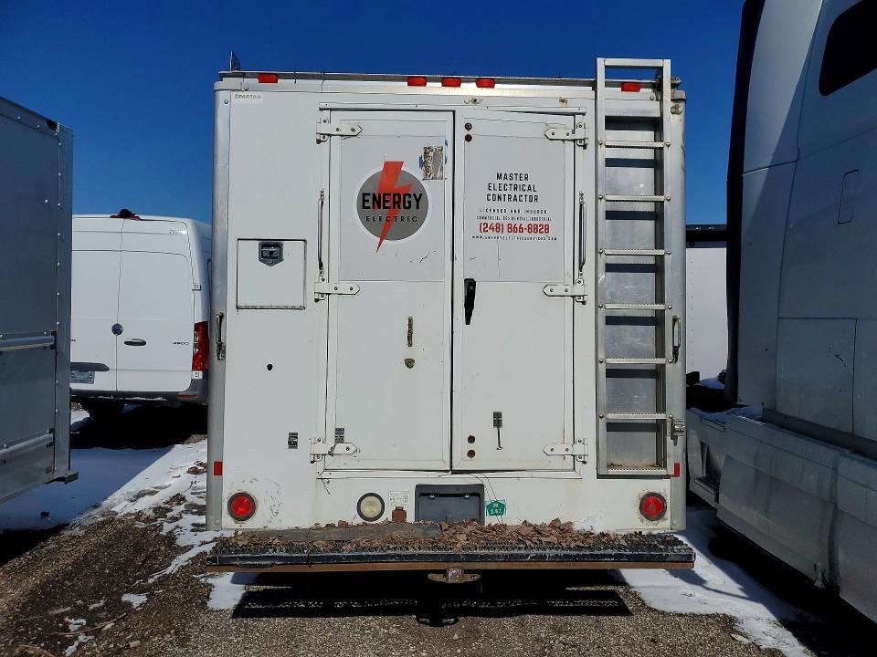2012 Ford Econoline E350 Super Duty Cutaway Van