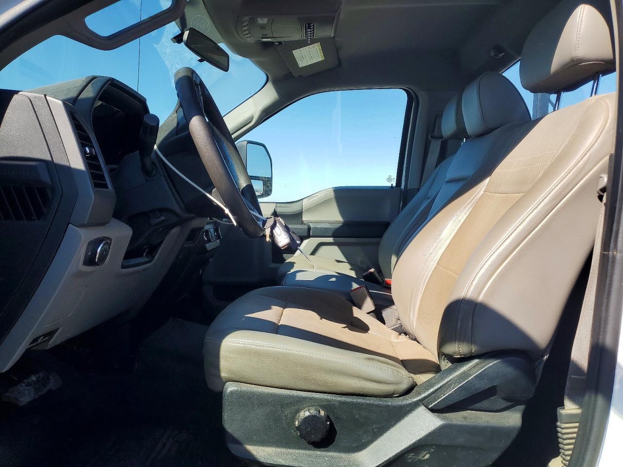 2017 Ford F350 Super Duty Utility / Service Truck