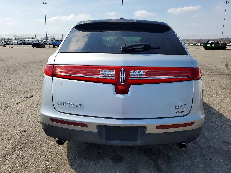 2016 Lincoln Townhouse MKT