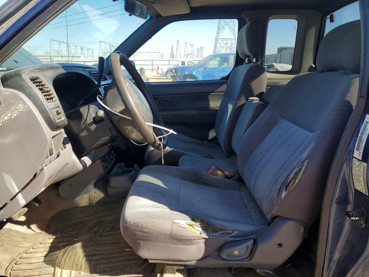 2000 Nissan Frontier xe