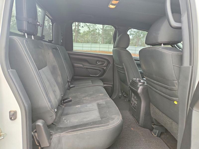 2019 Nissan Titan SV