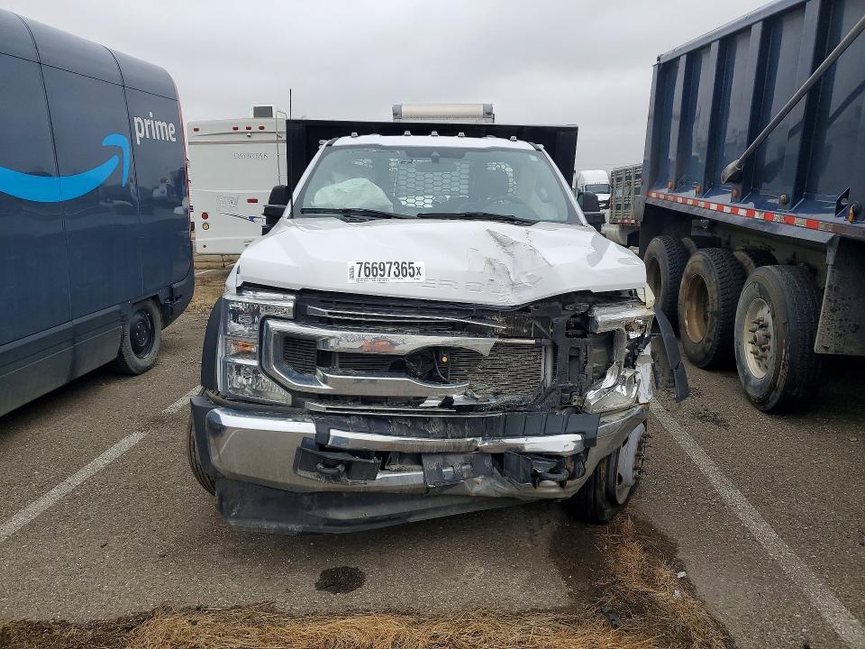 2022 Ford F550 Super Duty Flatbed Truck