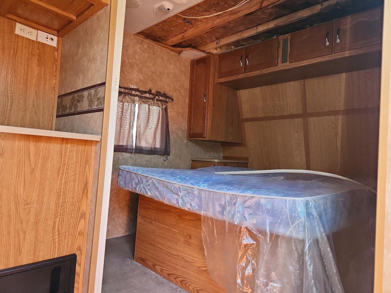 2006 Adventure Timberlodge Camper