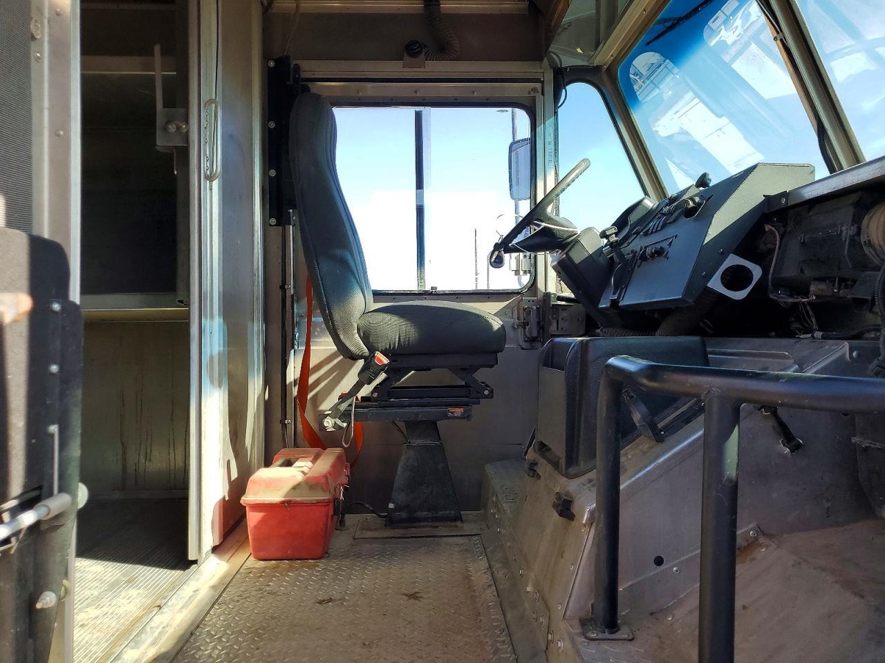 2021 Freightliner MT45G Chassis Delivery Truck