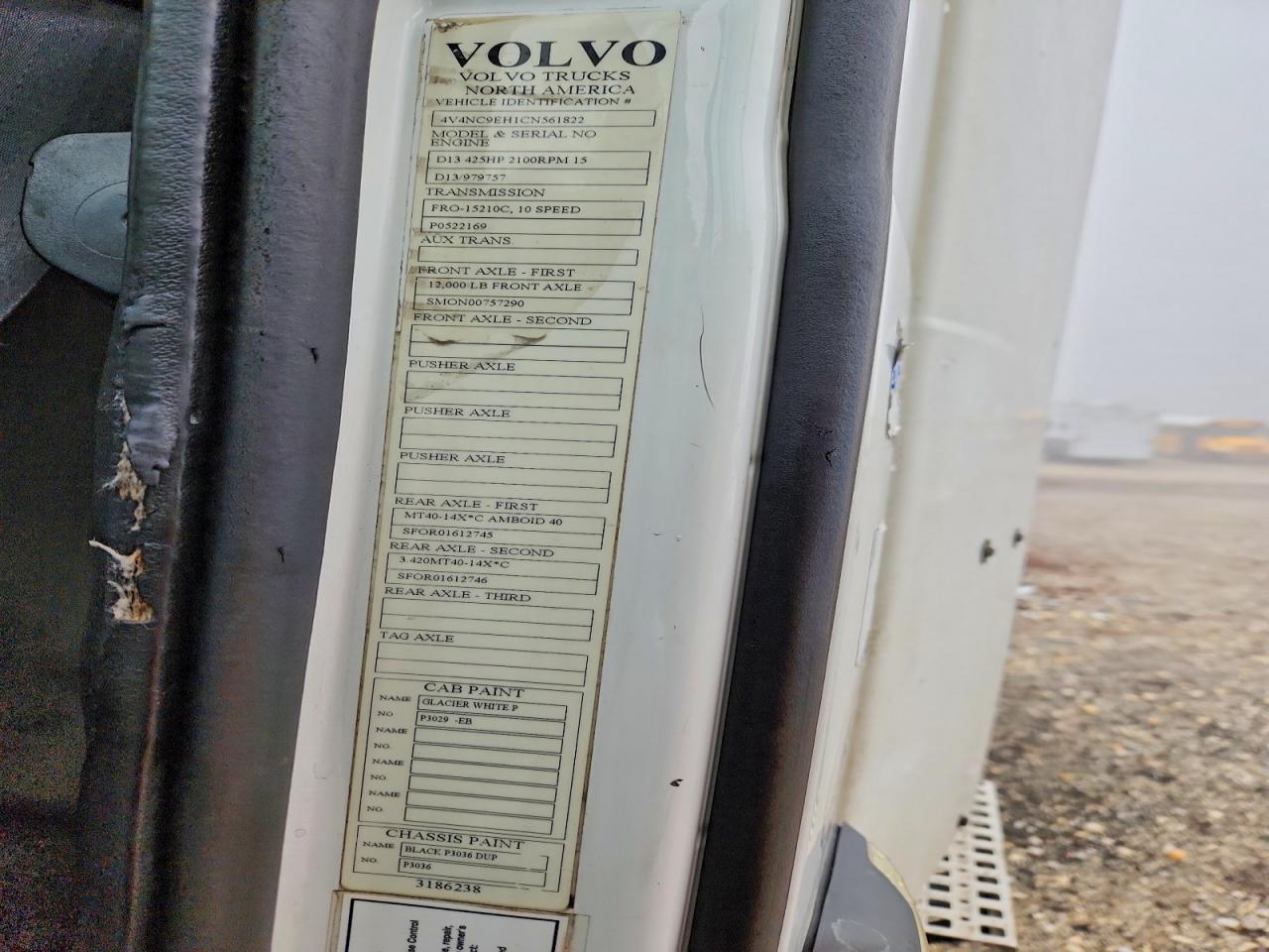 2012 Volv O VNL Semi Truck