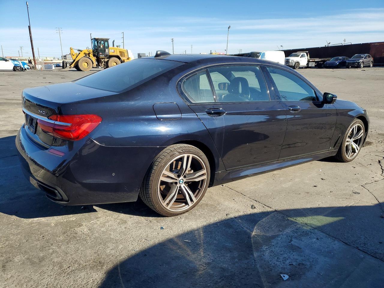 2019 BMW 740 i