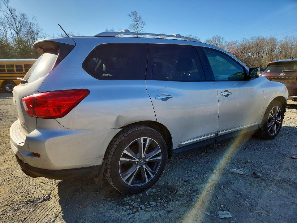 2018 Nissan Pathfinder Platinum