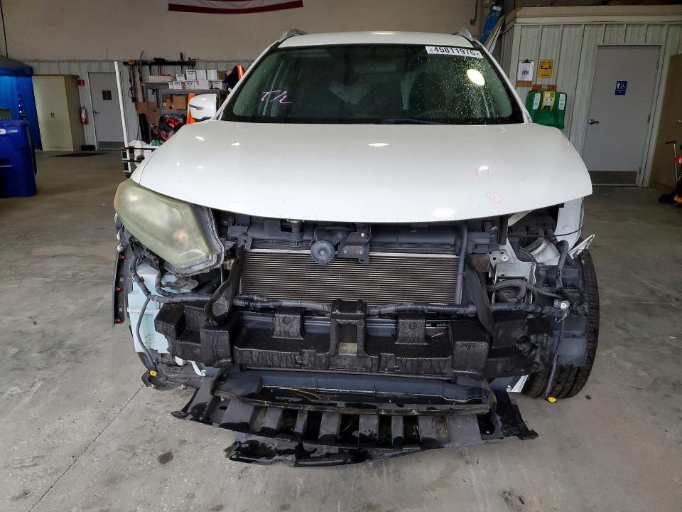 2014 Nissan Rogue sv