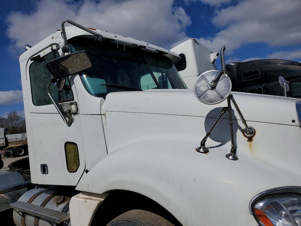 2006 Freightliner Conventional Columbia