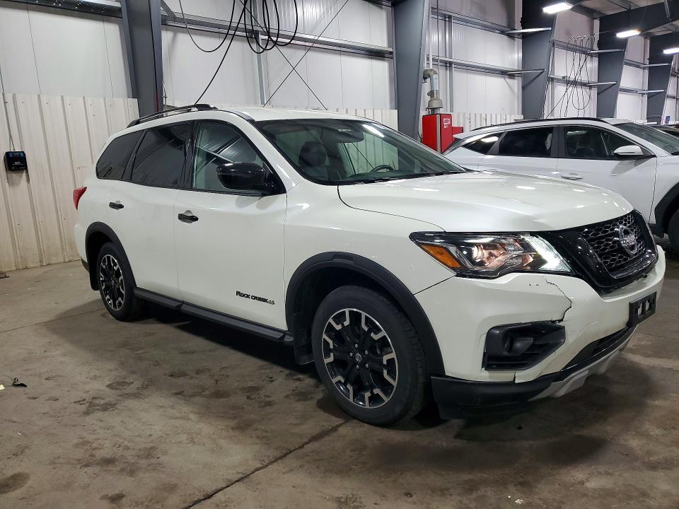 2019 Nissan Pathfinder sv