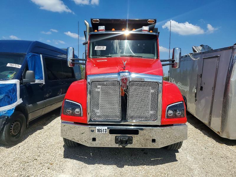 2019 Kenworth Construction T880