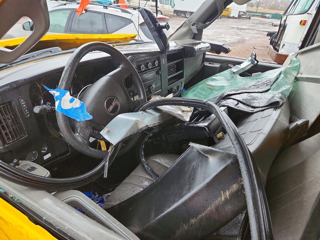 2023 GMC Savana BOX Truck